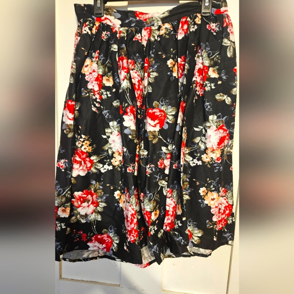 Unique Vintage floral swing skirt size XL